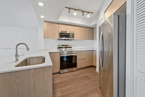 1500 Bay Rd # 1006, Miami Beach FL 33139