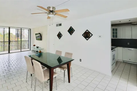 3475 N Country Club Dr # 401, Aventura FL 33180