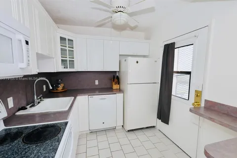 3475 N Country Club Dr # 401, Aventura FL 33180