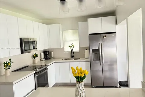 1270 SW 29th St # 1, Fort Lauderdale FL 33315