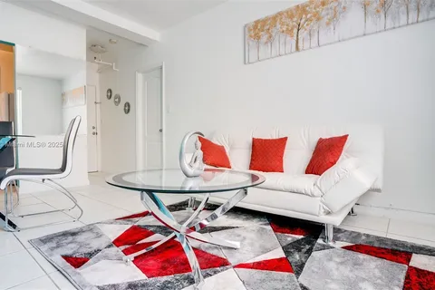 3030 Collins Ave # 2F, Miami Beach FL 33140