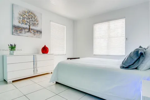 3030 Collins Ave # 2F, Miami Beach FL 33140