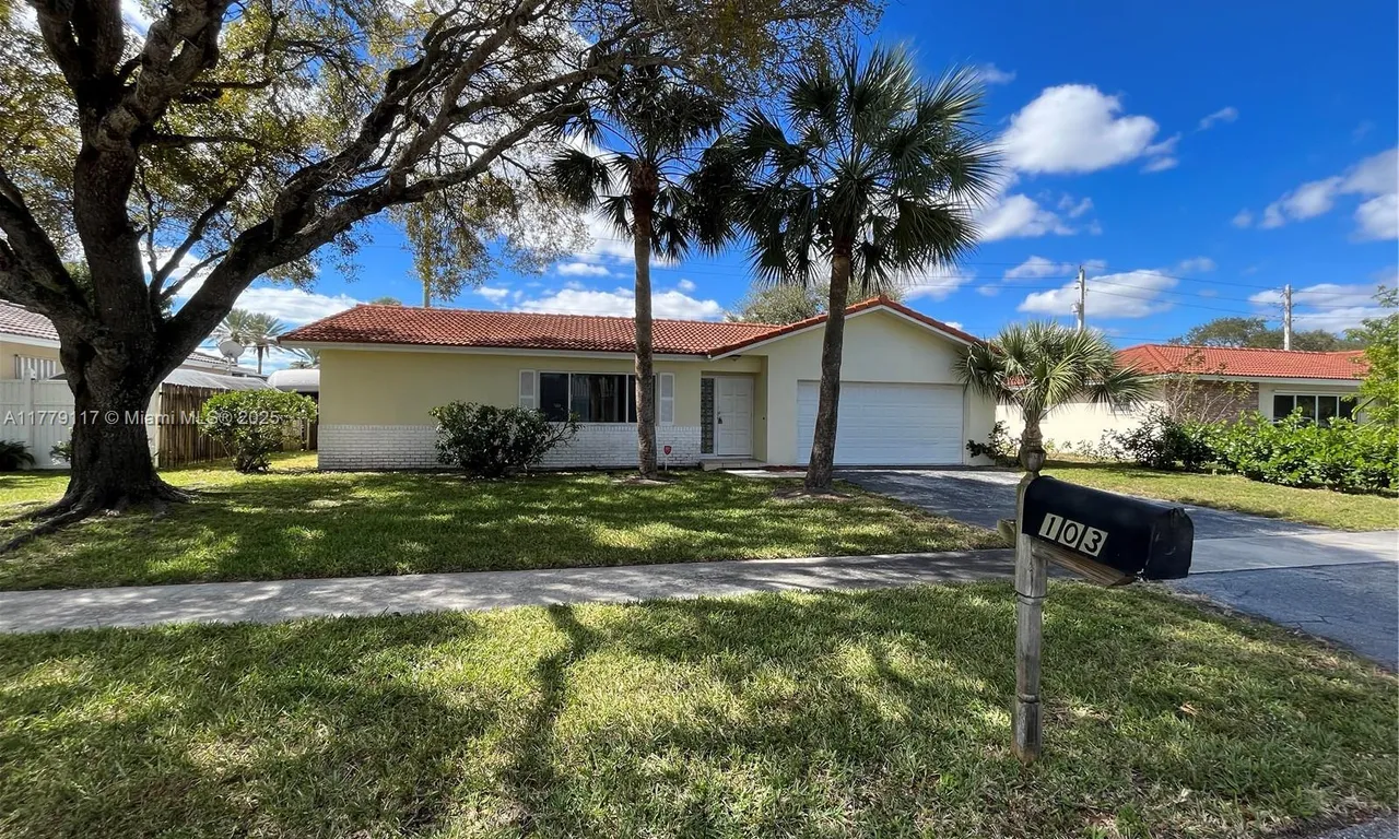 103 Winged Foot Ln, Boca Raton FL 33431