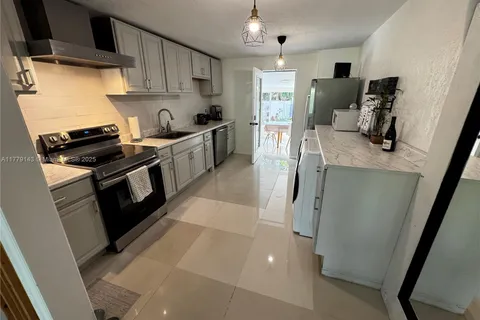 4340 SW 50th St # 0, Dania Beach FL 33314