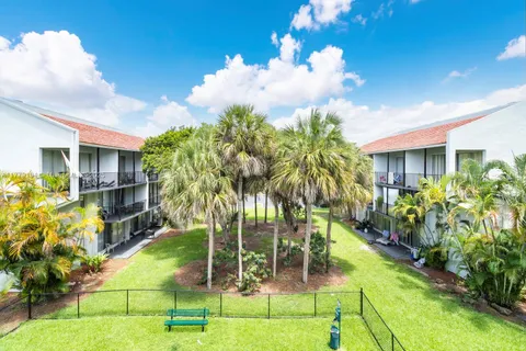 2940 Forest Hills Blvd, Coral Springs FL 33065