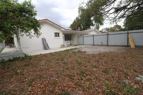 2120 NW 93rd St # 2120, Miami FL 33147