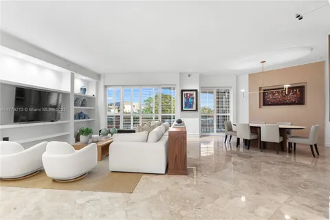 10 Edgewater Dr # 3E, Coral Gables FL 33133