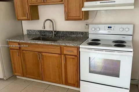 756 NW 5th St, Hallandale Beach FL 33009