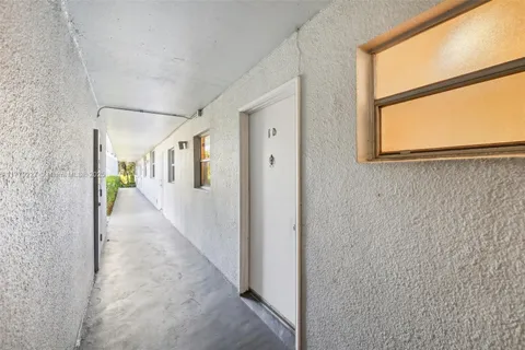 101 Royal Park Dr # 1D, Oakland Park FL 33309