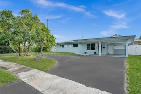 820 NE 8th Street, Pompano Beach FL 33060