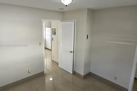724 NE 6th St # 1, Hallandale Beach FL 33009