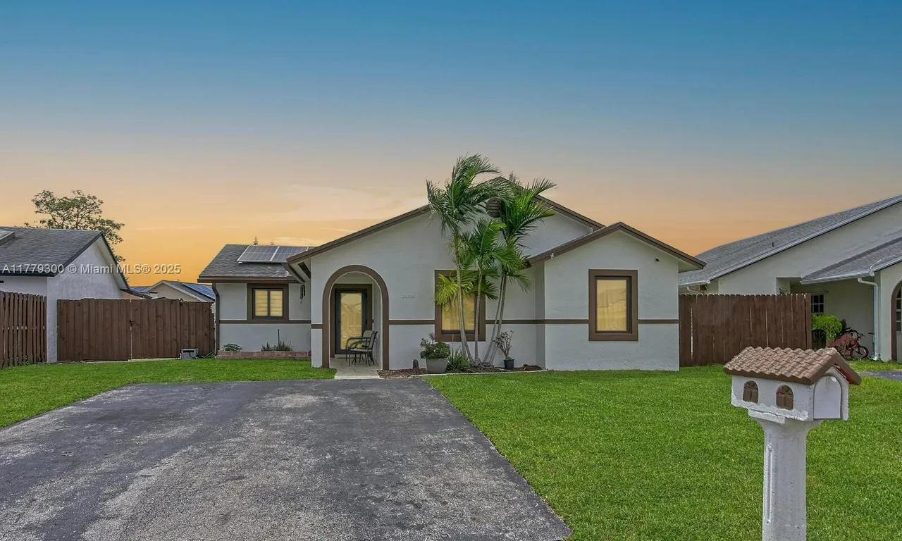 24988 SW 128th Ct, Unincorporated Dade County FL 33032