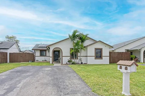 24988 SW 128th Ct, Unincorporated Dade County FL 33032