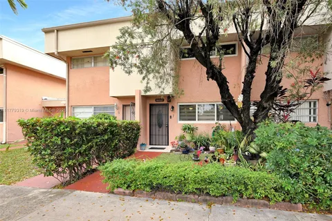 10881 SW 6th St # 7, Sweetwater FL 33174