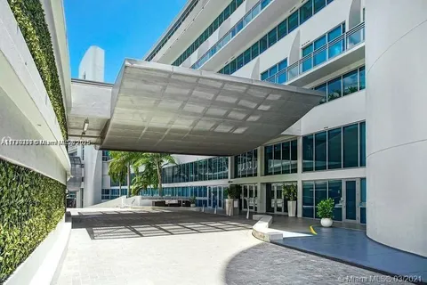 2950 NE 188th St # 138, Aventura FL 33180