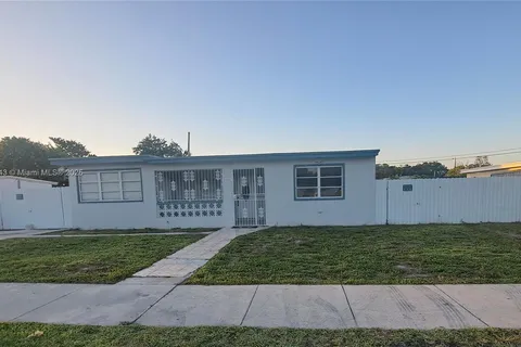 2501 NW 162nd St, Miami Gardens FL 33054