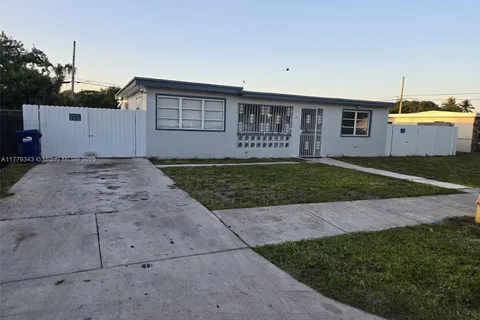 2501 NW 162nd St, Miami Gardens FL 33054