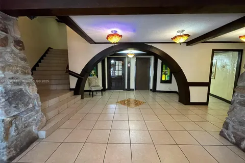 3720 Inverrary Dr # 3I, Lauderhill FL 33319