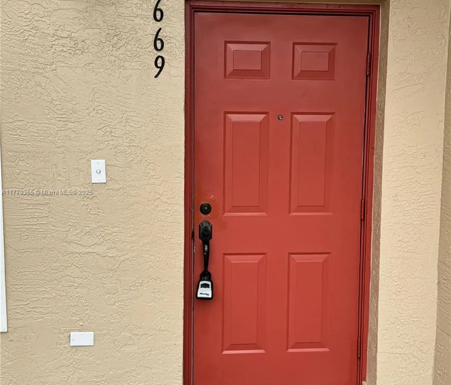 669 NW 42nd Ave # 669, Plantation FL 33317