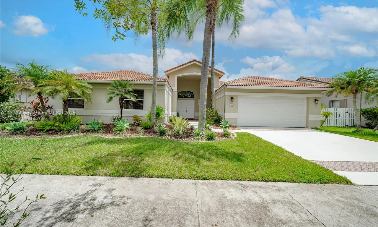431 Stonemont Dr, Weston FL 33326