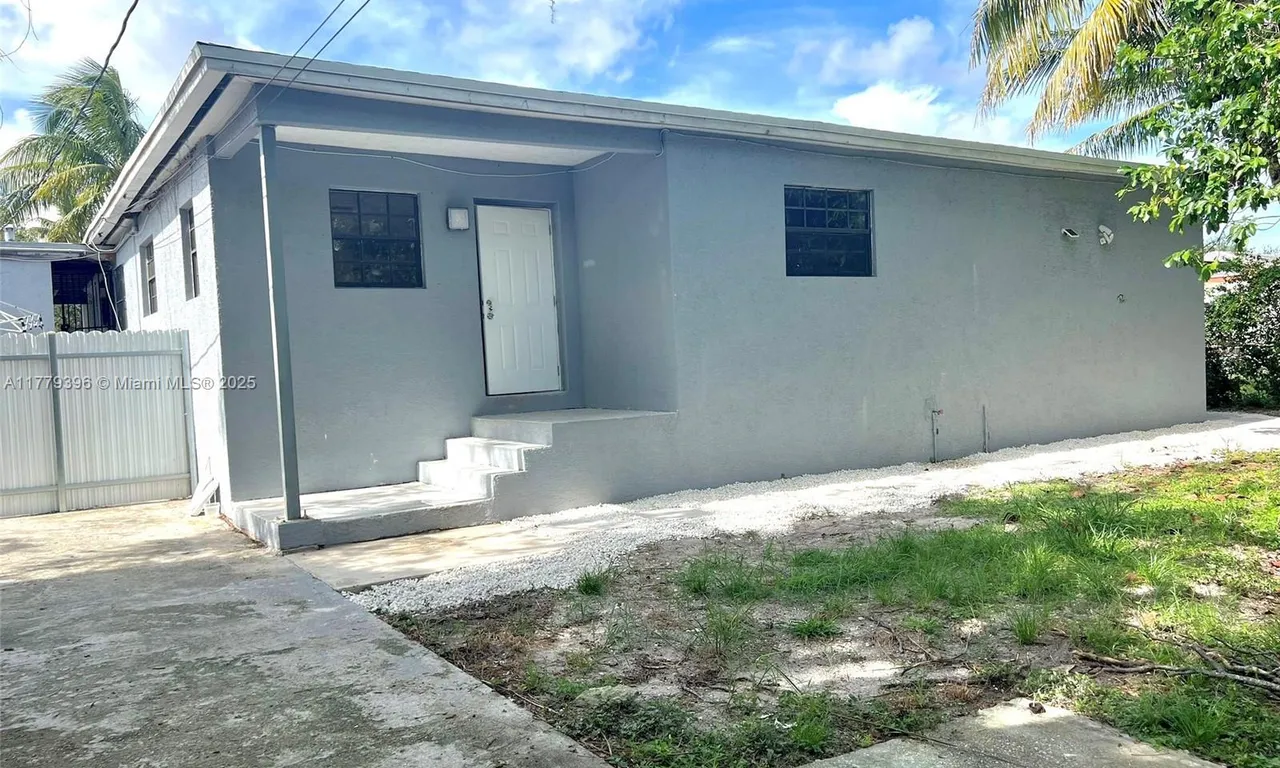 1152 NW 127th St # 1, North Miami FL 33168