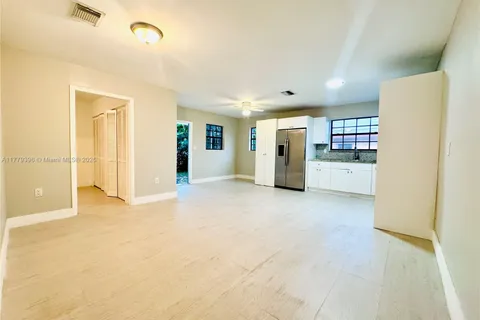 1152 NW 127th St # 1, North Miami FL 33168