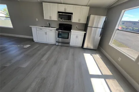 5321 SW 35th Manor, Davie FL 33314