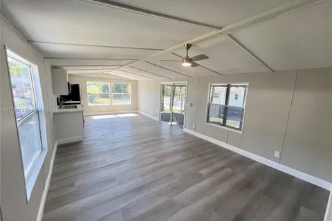 5321 SW 35th Manor, Davie FL 33314