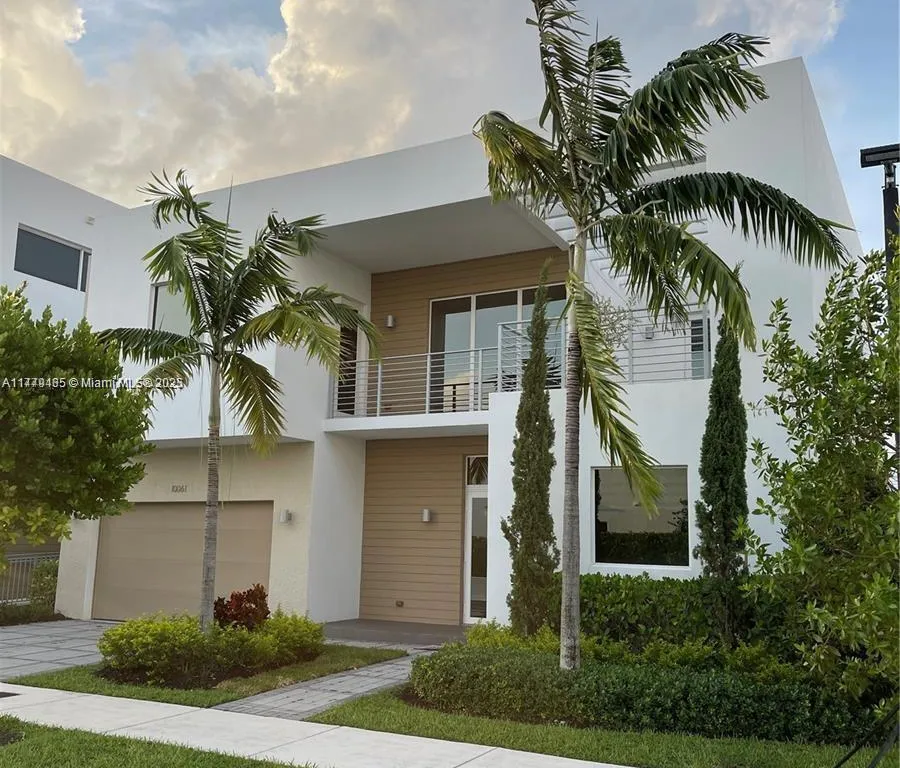 10061 NW 75th St, Doral FL 33178
