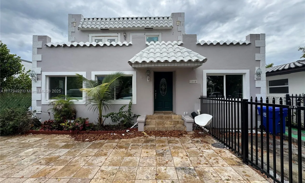 1664 SW 9th St, Miami FL 33135