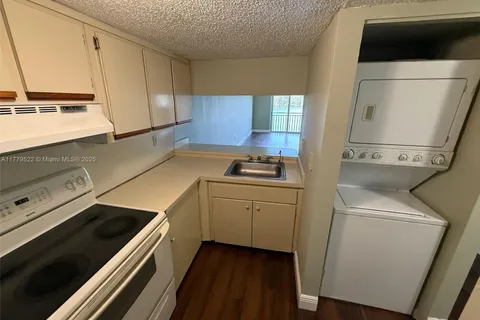 9917 W Okeechobee Rd # 309, Hialeah Gardens FL 33016