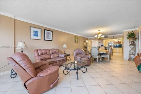 3725 S Ocean Dr # 1124, Hollywood FL 33019