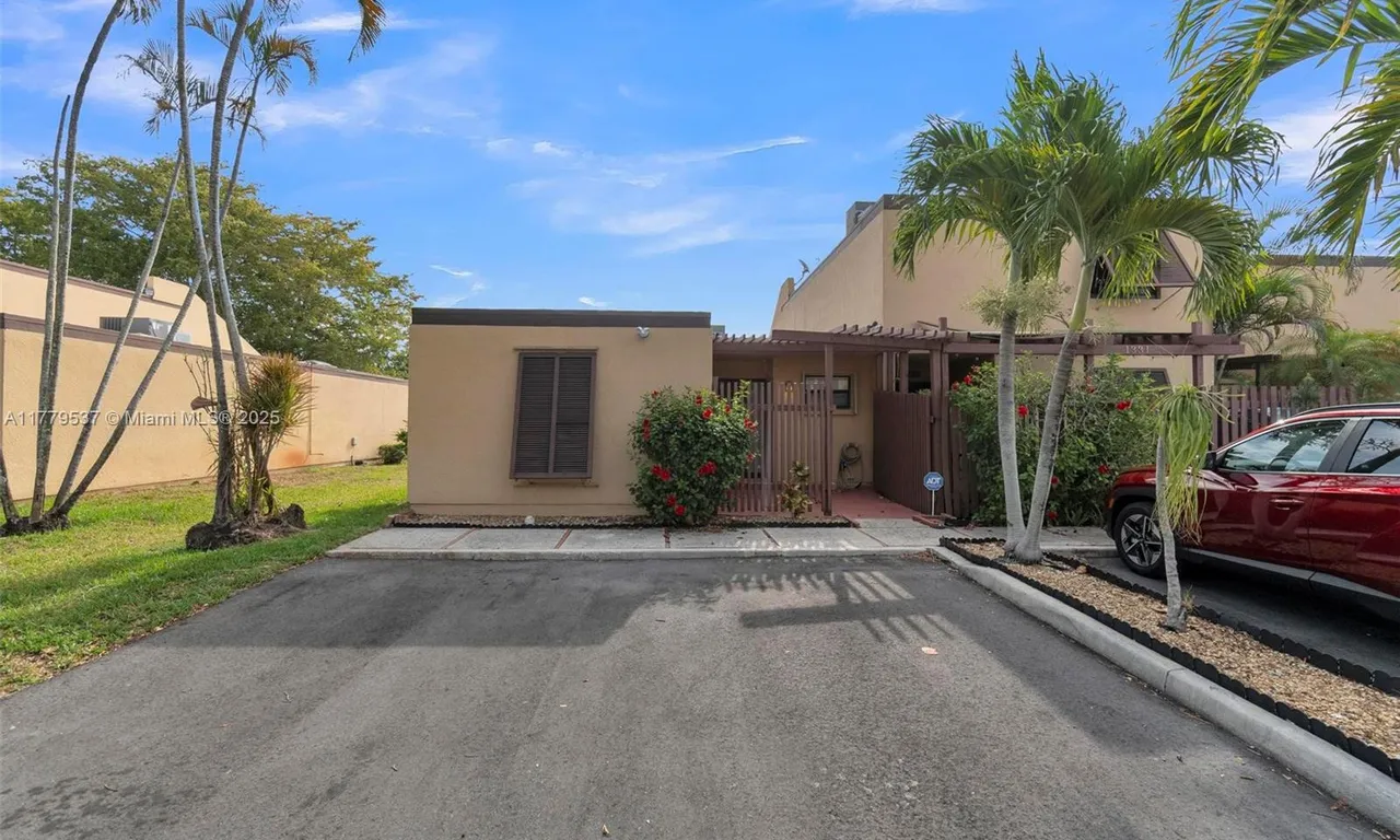 1341 E Golfview Dr # 1341, Pembroke Pines FL 33026