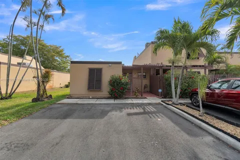 1341 E Golfview Dr # 1341, Pembroke Pines FL 33026