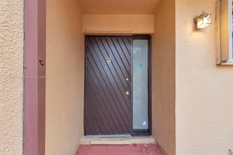 1341 E Golfview Dr # 1341, Pembroke Pines FL 33026