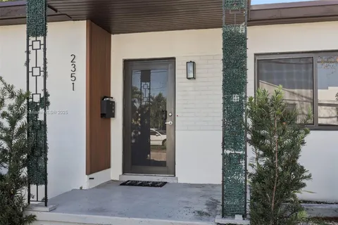 2353 SW 31st Ave # 2353, Miami FL 33145