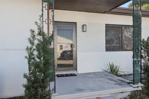 2353 SW 31st Ave # 2353, Miami FL 33145