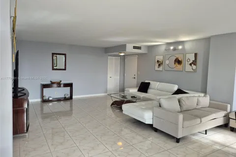 1912 S Ocean Dr # 17C, Hallandale Beach FL 33009