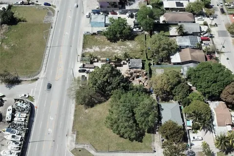 3021 NW 54th St, Miami FL 33142