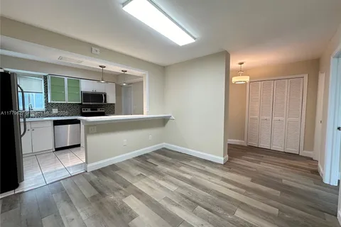 9971 W Bay Harbor Dr # 207, Bay Harbor Islands FL 33154