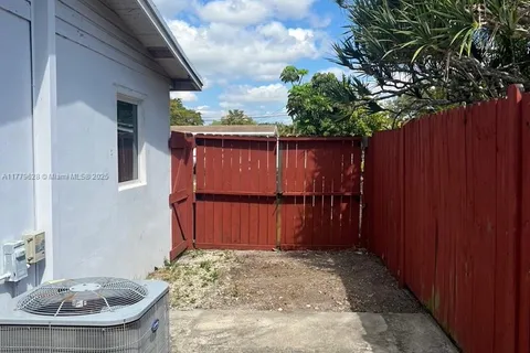 5620 SW 38th St # 0, Davie FL 33314