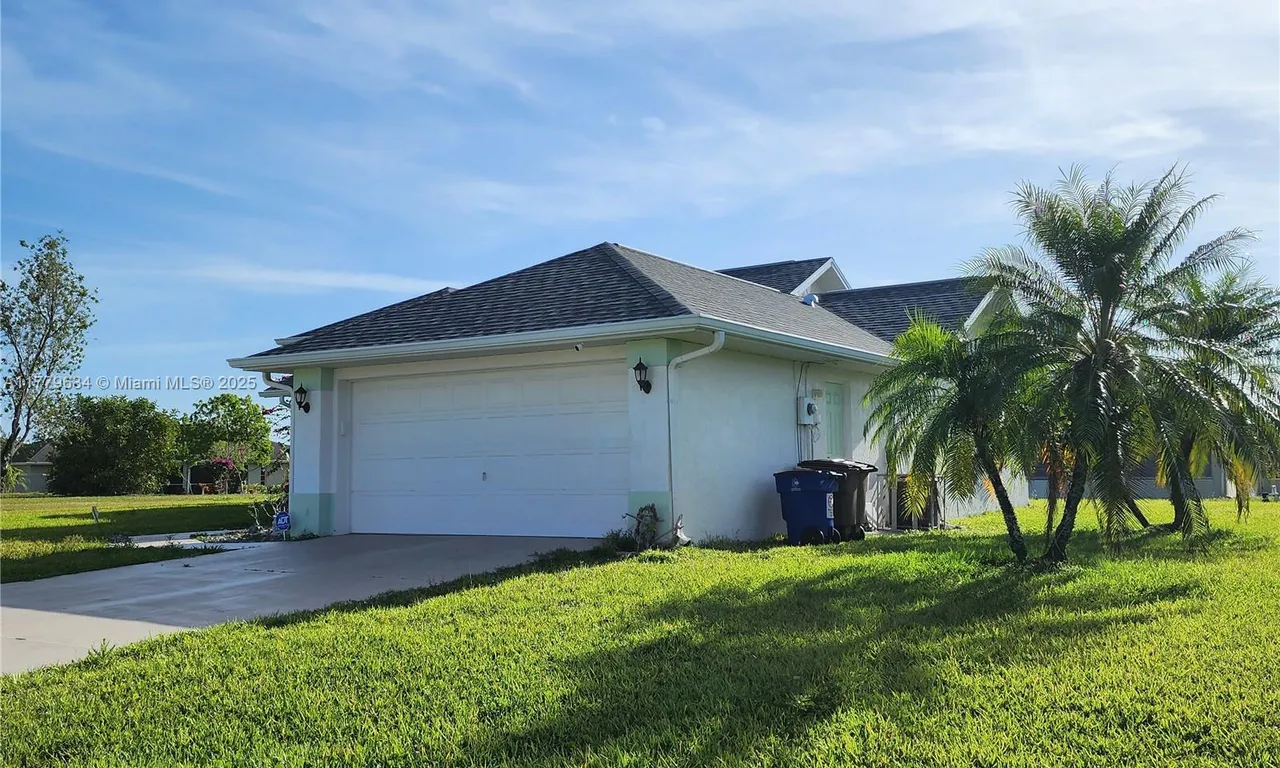 249 MAISON GRANDE Ave, Lehigh Acres FL 33936