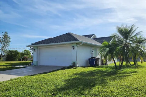 249 MAISON GRANDE Ave, Lehigh Acres FL 33936