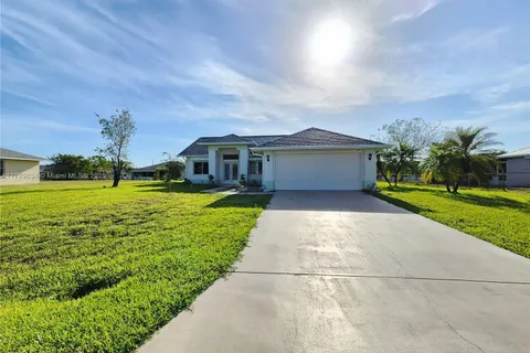 249 MAISON GRANDE Ave, Lehigh Acres FL 33936