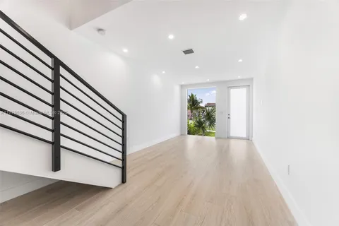 1644 SW 19th St # B, Miami FL 33145