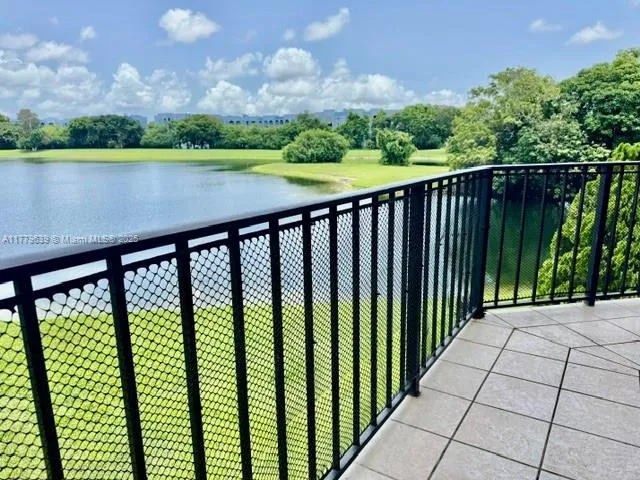 9688 Fontainebleau Blvd # 208, Miami FL 33172