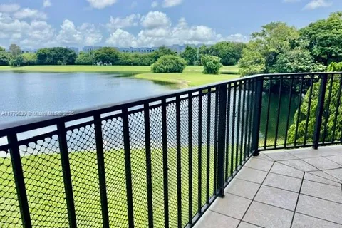 9688 Fontainebleau Blvd # 208, Miami FL 33172