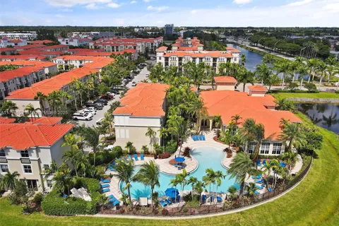10170 SW 7th St # 409, Pembroke Pines FL 33025
