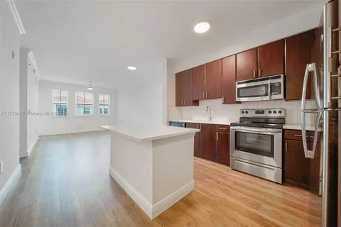 10170 SW 7th St # 409, Pembroke Pines FL 33025