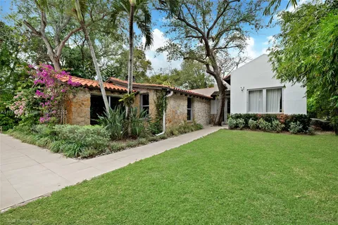 6811 SW Sunset Dr, South Miami FL 33143